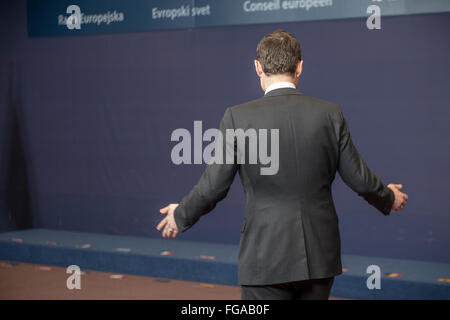 Brüssel, Belgien. 18. Februar 2016. Estland Premierminister Taavi Roivas abgebildet während Familienfoto Moment am ersten Tag von einem EU-Gipfeltreffen am Sitz des Europäischen Rates in Brüssel, Belgien. Bildnachweis: Dpa picture Alliance/Alamy Live News Stockfoto