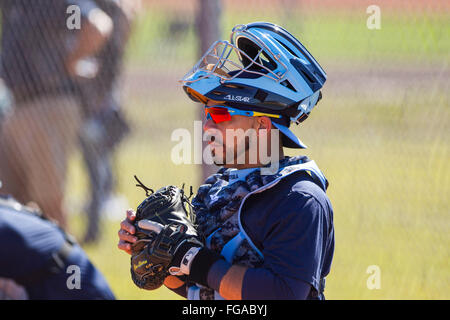 18. Februar 2016 - Port Charlotte, Florida, USA - wird VRAGOVIC |   Times.Tampa Bay Strahlen Catcher Rene Rivera (44) in der Bullpen während des Trainings in der Tampa Bay Rays Spring Training Anlage in Charlotte Sportpark in Port Charlotte, Florida am Donnerstag, 18. Februar 2016. (Kredit-Bild: © Willen Vragovic/Tampa Bay Mal über ZUMA Draht) Stockfoto