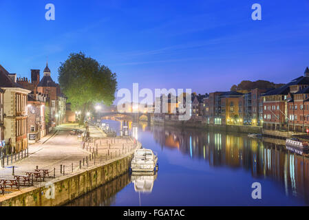 Fluss Ouse durch die mittelalterliche Stadt von York, England. Stockfoto