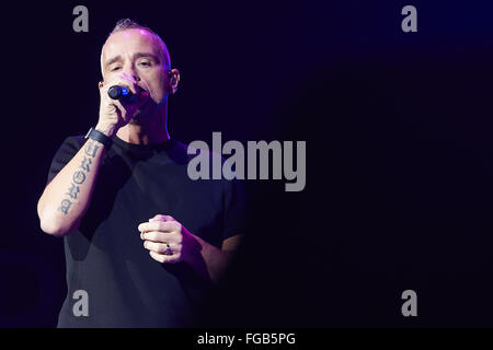 Madrid, Spanien. 18. Februar 2016. Eros Ramazzotti führt im Konzert im Barclaycard Center Palacio de Los Deportes am 18. Februar 2016 in Madrid © Jack Abuin/ZUMA Draht/Alamy Live News Stockfoto