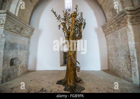 Oliven Baum Skulptur im Coenaculum - Abendmahlssaal, statt zu einer Website von The Last Supper auf dem Berg Zion in Jerusalem, Israel Stockfoto