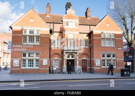 Dunkle Tage im Voraus Englisch für Bibliotheken - Bibliothek Wimbledon Wimbledon Hill Road, London, UK Stockfoto