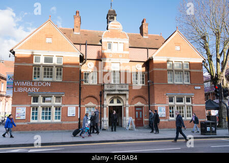 Dunkle Tage im Voraus Englisch für Bibliotheken - Bibliothek Wimbledon Wimbledon Hill Road, London, UK Stockfoto