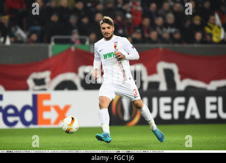 Augsburg, Deutschland. 18. Februar 2016. Konstantinos Stafylidis (Augsburg) Fußball: UEFA Europa League Runde der 32 1. Bein match zwischen Borussia FC Augsburg 0-0 Liverpool an WWK ARENA in Augsburg, Deutschland. © Takamoto Tokuhara/AFLO/Alamy Live-Nachrichten Stockfoto