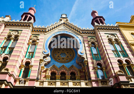 Fassade der Jerusalem oder Jubiläum Synagoge in Prag, Tschechische Republik Stockfoto