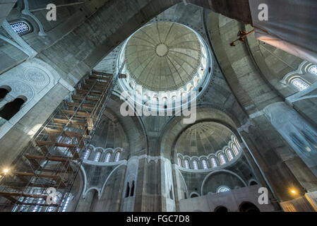 im Inneren der Kirche des Heiligen Sava in Belgrad Stadt, Serbien Stockfoto