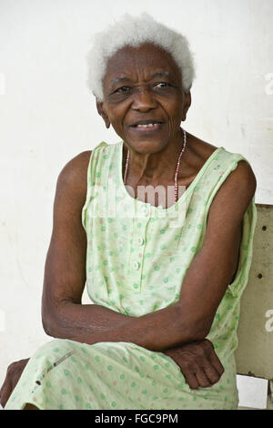 Afro-Cuban-alte, Nachkomme von freigelassenen Sklaven, Valle de Los Ingenios (Tal der Zuckerfabriken), Trinidad, Kuba Stockfoto