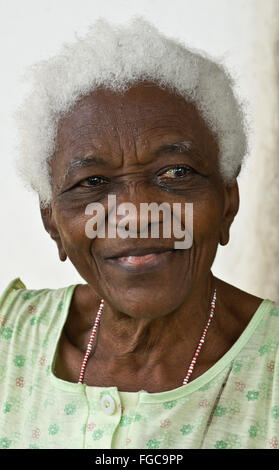 Afro-Cuban-alte, Nachkomme von freigelassenen Sklaven, Valle de Los Ingenios (Tal der Zuckerfabriken), Trinidad, Kuba Stockfoto