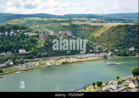 Blick auf Burg Rheinfels bei Sankt Goar, Oberes Mittelrheintal, Deutschland, Blick vom Rheinsteig Stockfoto
