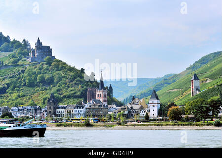 Stadt Bacharach im Mittelrheintal und Burg Stahleck, Oberes Mittelrheintal, Deutschland Stockfoto