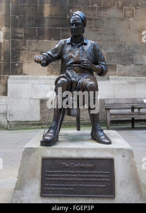 Cordwainer Skulptur auf Watling Street in London, England UK Stockfoto