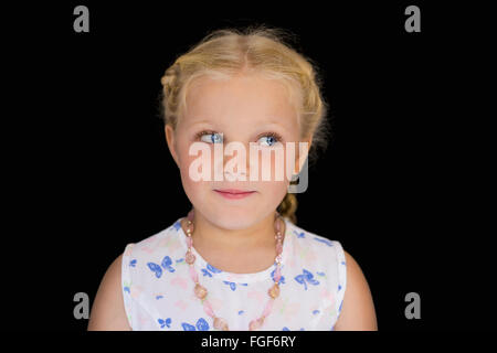 Porträt eines jungen Mädchens mit blonden Haaren, Lächeln Stockfoto