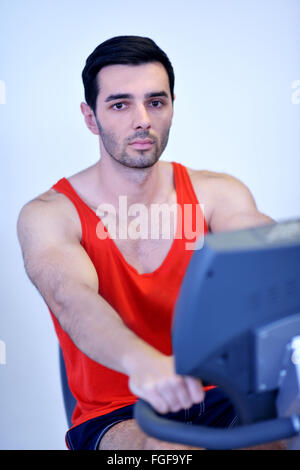Mann auf dem Laufband Stockfoto