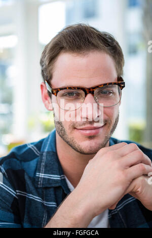 Gut aussehender Mann arbeiten Stockfoto