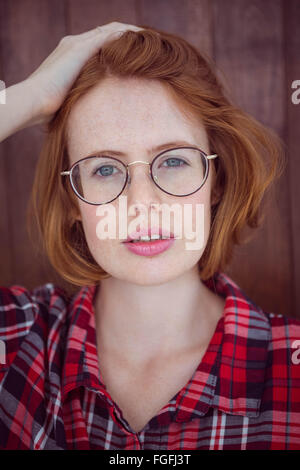 schöne Hipster Frau starrte in die Kamera Stockfoto