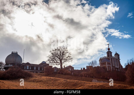 London, UK. 19. Februar 2016. UK-Wetter: Greenwich Observatorium in der Nachmittagssonne im Greenwich Park gesehen. Fotografiert in Farbe Vollspektrum Infrarot-Credit: Guy Corbishley/Alamy Live News Stockfoto