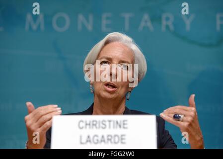 Washington, DC, USA. 16. Juni 2014. Foto aufgenommen am 16. Juni 2014 zeigt internationalen monetären Fund(IMF) Managing Direktor Christine Lagarde spricht während einer Pressekonferenz im IMF-Hauptquartier in Washington, DC, Vereinigte Staaten. IMF am Freitag angekündigt, dass es Christine Lagarde, als sein Führer zu dienen, für eine zweite fünfjährige Amtszeit gewählt. © Yin Bogu/Xinhua/Alamy Live-Nachrichten Stockfoto