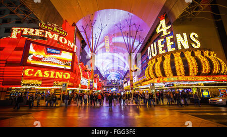 Berühmte Fremont Street auf dem Las Vegas Strip bei Nacht Stockfoto