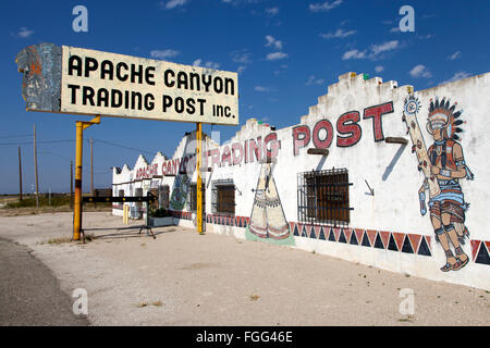 Apache Canyon Trading Post in der Nähe von White City und Carslbad Caverns in New Mexico Stockfoto