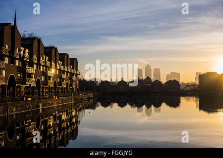 Winter-Sonnenaufgang über Docklands, London, England, U.K Stockfoto