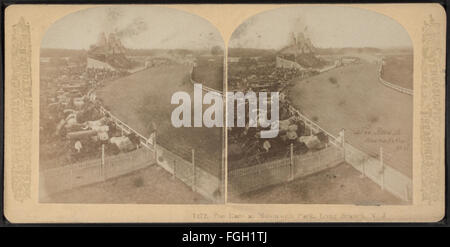 Ein stereoskopisches Foto aus der Robert N. Dennis Kollektion, das ein Pferderennen im Mammoth Park in Long Branch, New Jersey zeigt und die Spannung der Veranstaltung festlegt. Stockfoto