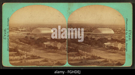 Ein Blick auf die Westseite von Salt Lake City vom Arsenal Hill aus, mit den Oquirrh Mountains in der Ferne, gefangen von Charles Roscoe Savage. Stockfoto