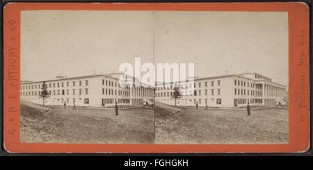 Ein Foto von E. & H.T. Anthony, das das historische Catskill Mountain House zeigt und dessen Architektur und malerische Lage in den Catskill Mountains unterstreicht. Stockfoto