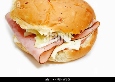 Schinken und Käse Deli Sandwich auf einer Zwiebel-Roll Stockfoto