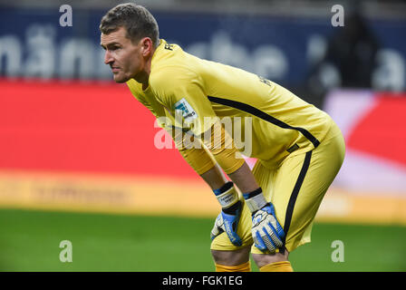 Frankfurts Torhüter Lukas Hradecky während der deutschen Fußball-Bundesliga-Fußball-match zwischen Eintracht Frankfurt und dem Hamburger SV in Frankfurt Am Main, Deutschland, 19. Februar 2016. Foto: ARNE DEDERT/dpa Stockfoto