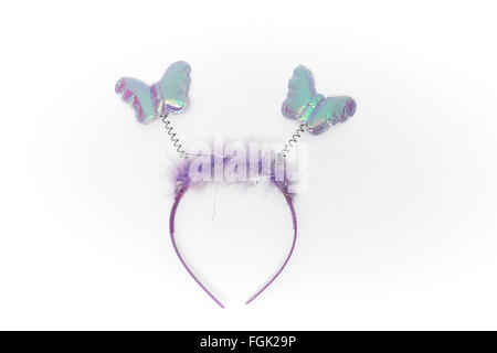 Süße lila Spielzeug Krone isoliert auf weißem Hintergrund Stockfoto