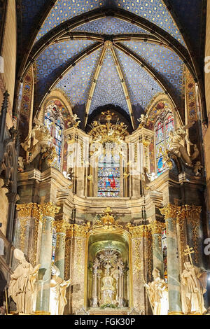 LVIV, UKRAINE - 16. Januar 2016: Indoor Innenraum Lateinische Kathedrale. Lviv, Ukraine. Stockfoto