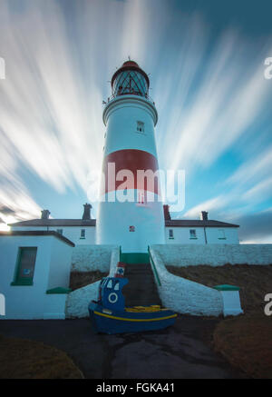 Wolken über Souter Leuchtturm Stockfoto