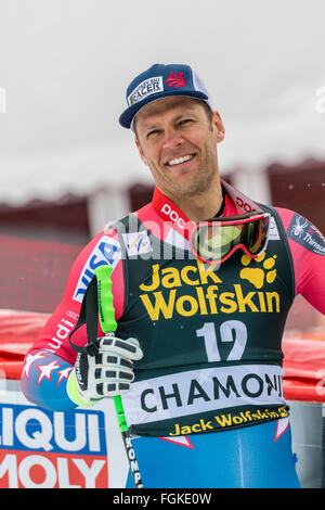 Chamonix, Frankreich. 20. Februar 2016. Steven NYMAN des USA-Ski-Teams. Der Audi FIS World Cup 9. Herrenabfahrt fand in Chamonix Frankreich mit einer "Jour Blanc" (grauer Himmel und diffusem Licht) und einige leichte Schnee. Das Podium war - 1-PARIS Dominik (ITA) 1:58.38 2 - Steven NYMAN (USA) 1:58.73 3 - Beat FEUZ (SUI) 1:58.77 AUDI FIS SKI WORLD CUP 2015/16 Credit: Genyphyr Novak/Alamy Live News Stockfoto