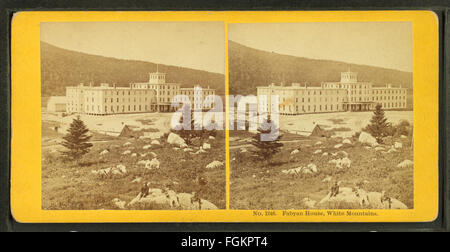 Das Fabyan House, das sich in den White Mountains befindet, ist in dieser stereoskopischen Ansicht aus der Robert N. Dennis-Sammlung erfasst. Das Bild zeigt das historische Gebäude, einst ein beliebtes Ziel in der Region für Besucher und Touristen im späten 19. Jahrhundert. Stockfoto