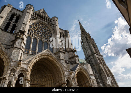 Der nördlichen Fassade der Kathedrale von Chartres, Eure-et-Loir, Normandie, Frankreich Stockfoto