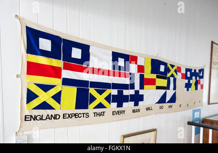 "England erwartet, dass jeder Mann seine Pflicht tun wird" Signalflaggen, Nelsons Dockyard Museum, English Harbour, South Antigua Stockfoto