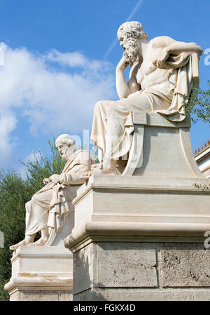 Athen - die Statue des Plato vor National Academy Gebäude von dem italienischen Bildhauer Piccarelli (ab 19. Cent.). Stockfoto