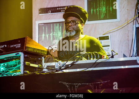 Manchester, UK. 20. Februar 2015. Soul II Soul mit Jazzie B und Caron Wheeler führen an der Akademie von Manchester, Manchester auf ihre UK tour 20.02.2016 Credit: Gary Mather/Alamy Live News Stockfoto