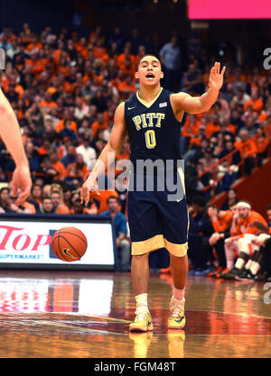 Syracuse, NY, USA. 20. Februar 2016. Pittsburgh guard James Robinson (0) in der zweiten Hälfte des Spiels. Pittsburgh besiegt Syrakus 66 52 in einem ACC-Matchup im Carrier Dome in Syracuse, NY. Foto: Alan Schwartz/Cal Sport Media/Alamy Live-Nachrichten Stockfoto