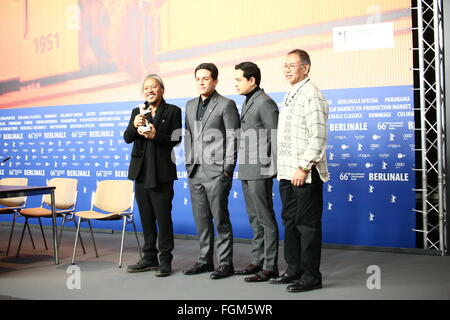 Berlin, Deutschland. 20. Februar 2016. LAV Diaz erhielt Silber tragen Alfred Bauer Prize der 66. Berlinale. © Jakob Ratz/Pacific Press/Alamy Live-Nachrichten Stockfoto