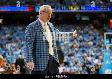 UNC-Head Coach Roy Williams während der NCAA Basketball-Spiel zwischen den Miami Hurricanes und den North Carolina Tar Heels an Dean E. Smith Center am 20. Februar 2016 in Chapel Hill, North Carolina. Jacob Kupferman/CSM Stockfoto