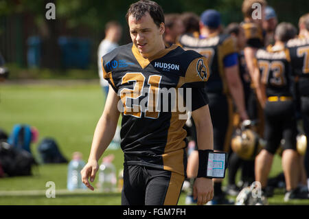 Russland, TROITSK CITY - 11 Juli: Ivan Goloveshkin (21) in Aktion auf russischen american-Football-Meisterschaft Spiel Spartans Vs Raiders 52 am 11. Juli 2015, in Moskau Region, Troitsk City, Russland Stockfoto