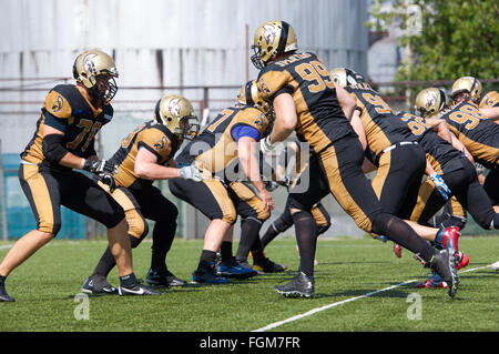 Russland, TROITSK CITY - Juli 11: Unidentified Spartaner nur vor dem Spiel am russischen american-Football-Meisterschaft Spiel Spartans Vs Raiders 52 am 11. Juli 2015, in Moskau Region, Troitsk City, Russland Stockfoto