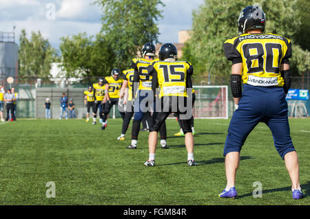 Russland, TROITSK CITY - Juli 11: Unidentified Sportler der Raiders team auf russischen american-Football-Meisterschaft Spiel Spartans Vs Raiders 52 am 11. Juli 2015, in Moskau Region, Troitsk City, Russland Stockfoto