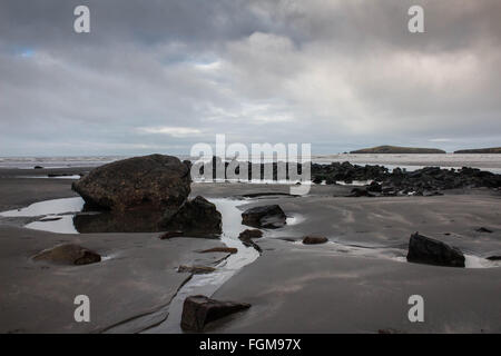 Ein Blick auf Cardigan Insel Poppit Strand im Westen von Wales. Stockfoto