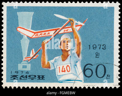 BUDAPEST, Ungarn - 3. Februar 2016: eine Briefmarke gedruckt in Nordkorea zeigt Modellierung, ca. 1974 Stockfoto