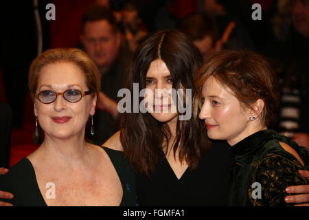 Berlin, Deutschland. 20. Februar 2016. Internationale Jury kommen für die Preisverleihung während der 66. Internationalen Filmfestspiele Berlin. Bildnachweis: Jake Ratz/Alamy Live-Nachrichten Stockfoto