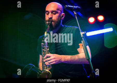 Mailand Italien. 20. Februar 2016. Die amerikanische Band X Botschafter führt live auf der Bühne im Music Club Magazzini Generali Credit: Rodolfo weitertransferiert/Alamy Live News Stockfoto