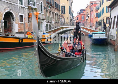 Gondel am Rio del Mondo Novo, Castello, Venedig, Veneto, Italien, Adria, Europa Stockfoto