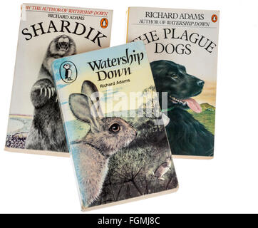 Werke von Richard Adams Taschenbuch von Puffin, Shardik, Watership Down und The Plague Dogs Stockfoto